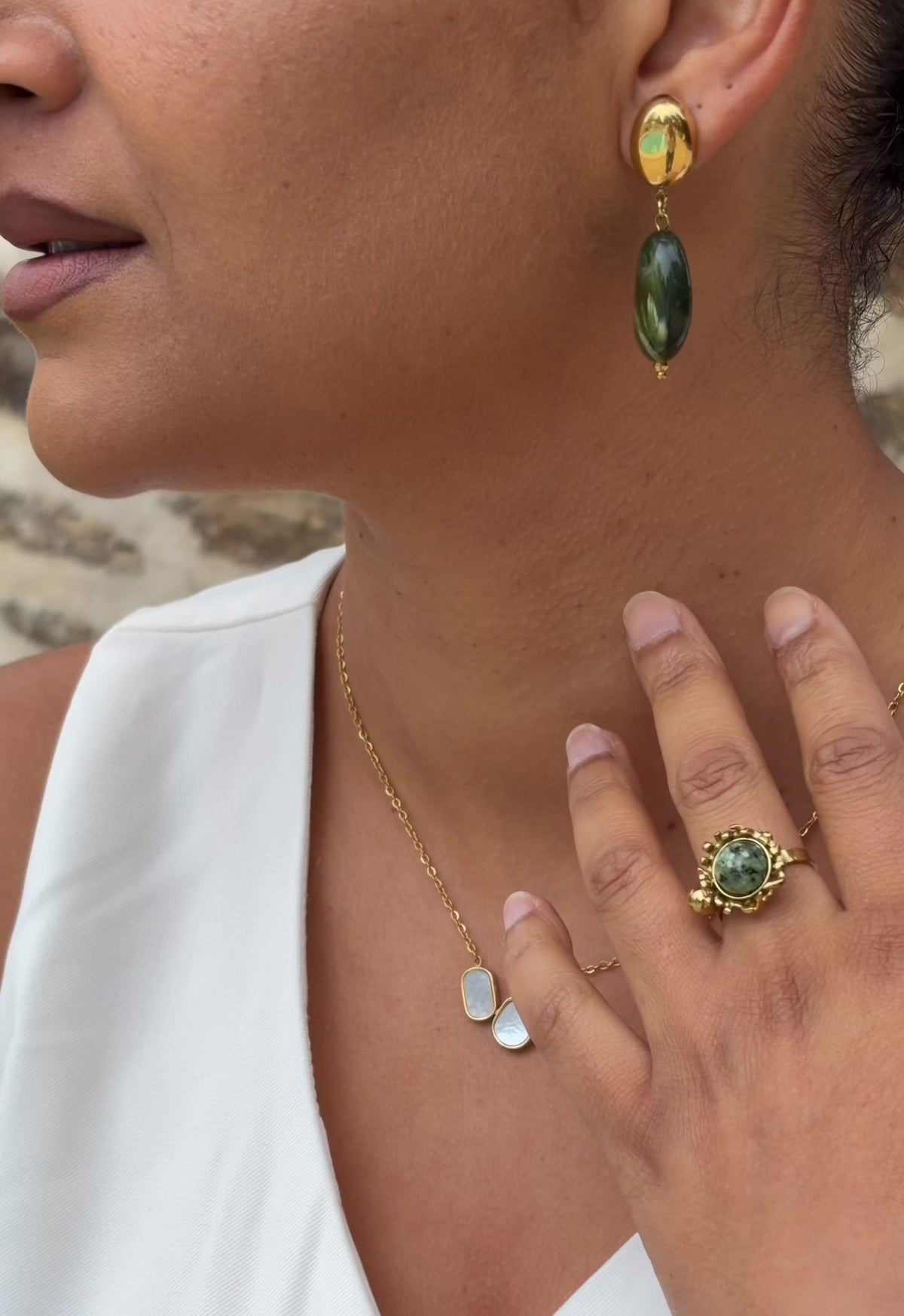 COLLIER NACRE